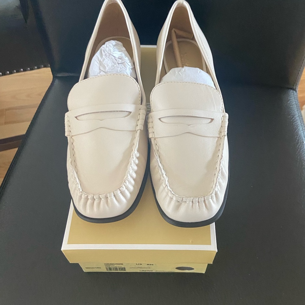 MICHAEL Michael Kors Cream Loafers - Picture 7 of 8